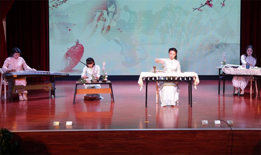 开云官方网站,开云kaiyun(中国)2019年度工作动员大会---传统文化展示《茶花墨韵》
